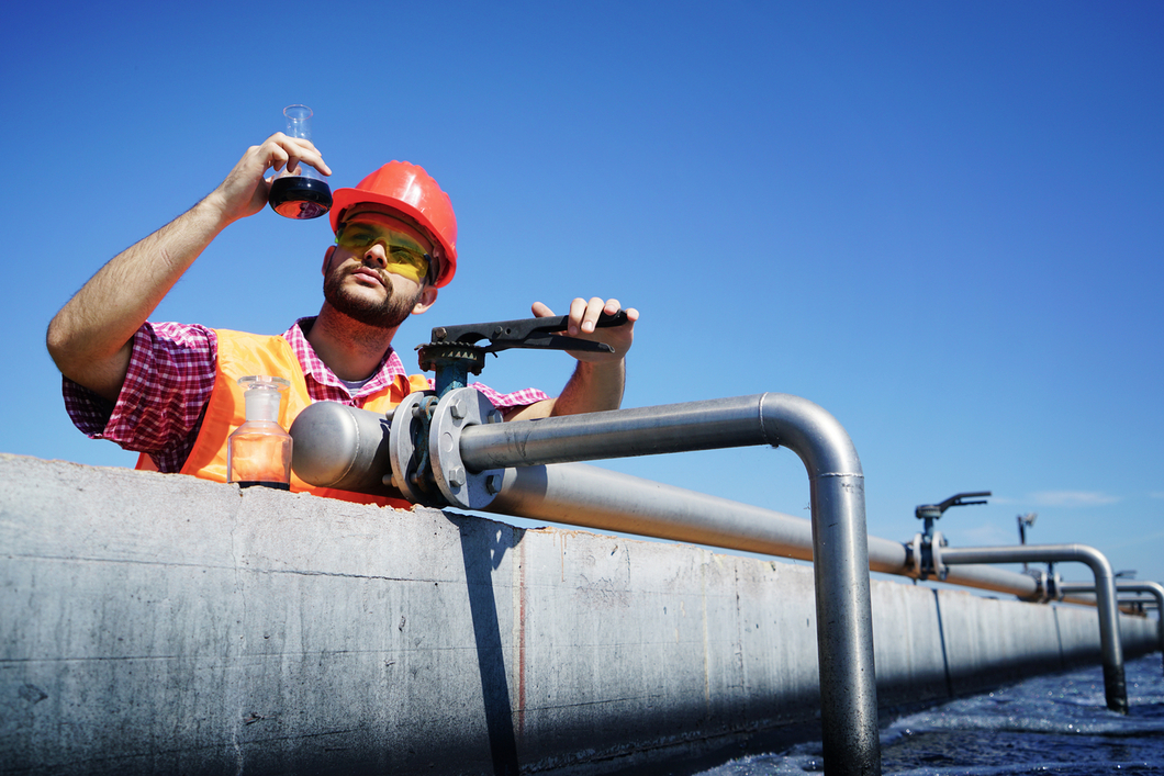 An,Engineer,Controlling,A,Quality,Of,Water,,aerated,Activated,Sludge